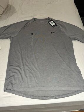 Under Armour Men’s Gray Short Sleeve Athletic Tee